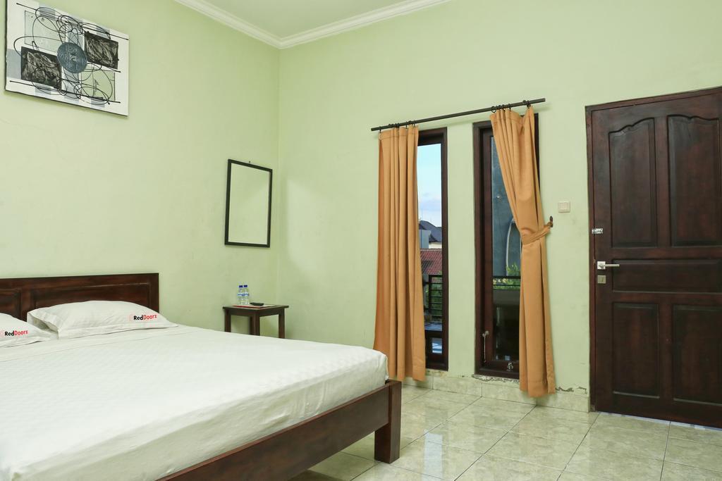 Reddoorz @ Mataram Kuta 3 Ξενοδοχείο Εξωτερικό φωτογραφία